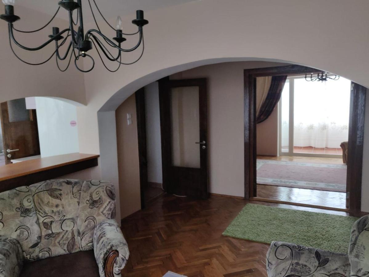 Pelican Proxy Apartment Oradea Exteriér fotografie
